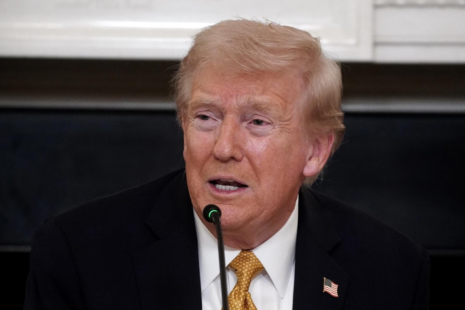 Trump dice que carteles “gobiernan México” pero que respeta a la presidenta Sheinbau