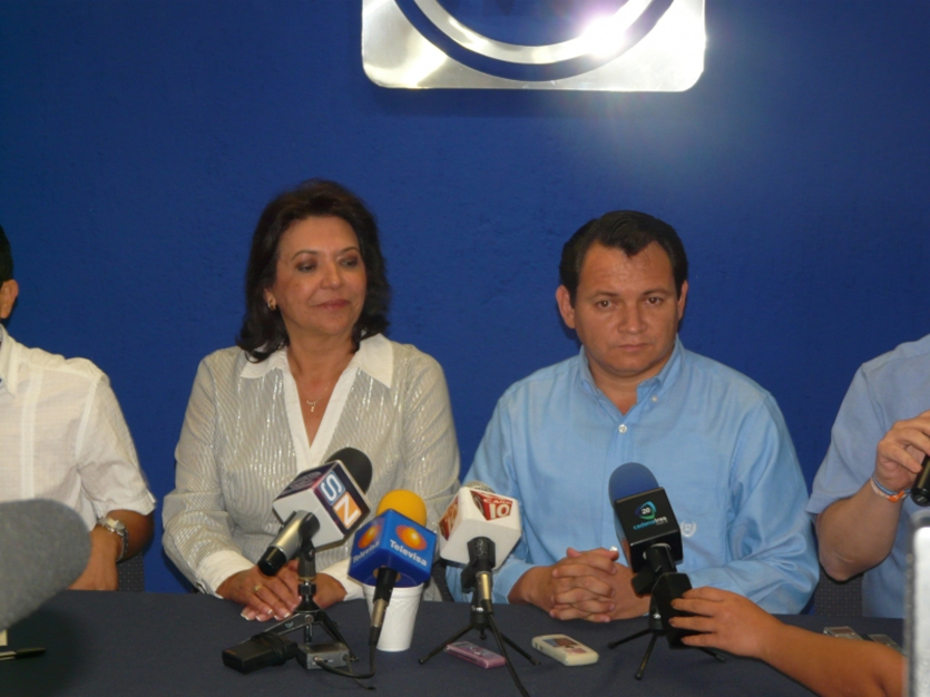 Traición guinda en Yucatán: El gobierno del ex-panista “Huacho” Díaz frena el aborto y recicla al PAN