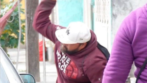 Falla grave de seguridad en Nuevo León: sujeto armado irrumpe en evento del gobierno estatal