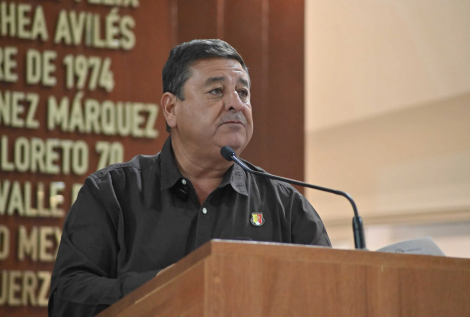 Diputado de Morena guarda silencio mientras crece crisis por obra peligrosa en Baja California Sur