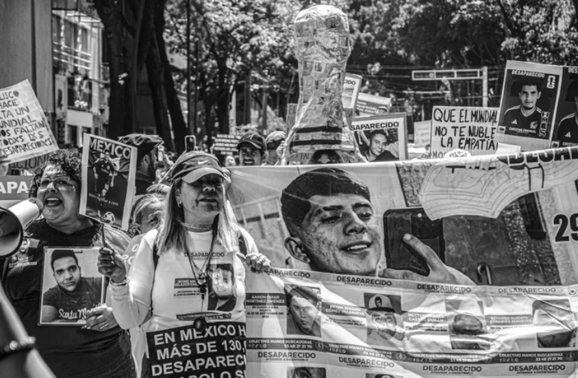 Familias exhiben la crisis de desapariciones en pleno Mundial; señalan abandono de Movimiento Ciudadano